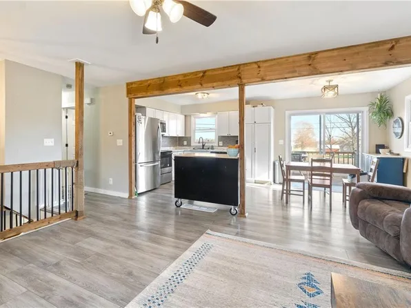 217 Maple Ter, Wellsville, KS 66092