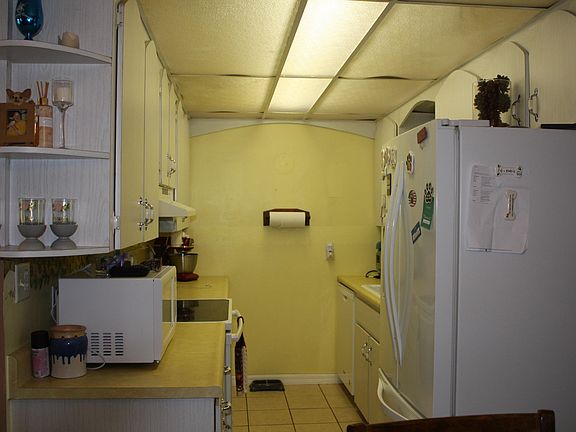 5th image of 1690 Golfview Dr