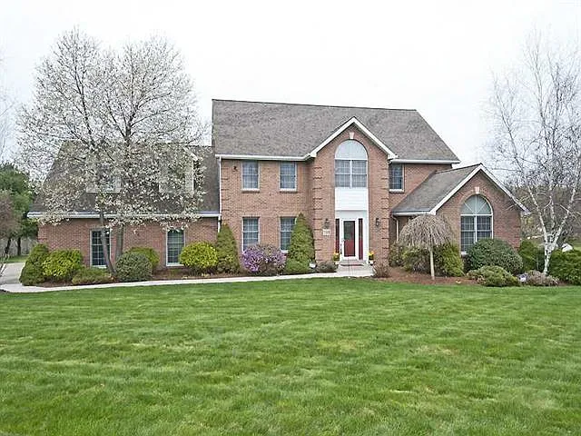 108 Kaitlin Pl photo 1