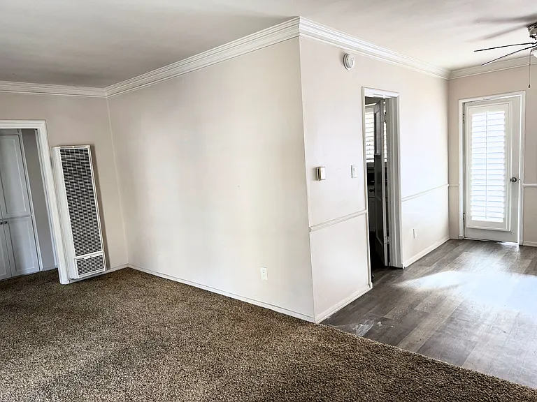 Dunsmuir Apartments — Photo 9