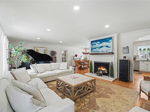 2nd image of 5505 E Rockingham Rd