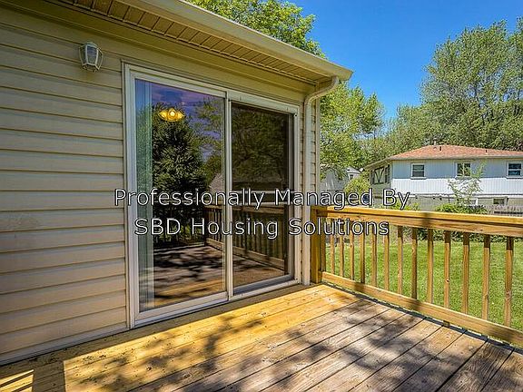 3rd image of 625 N Powahatan Dr
