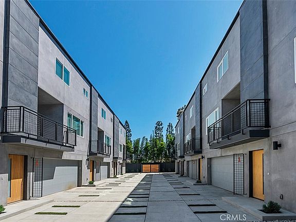 3rd image of 13538 Vanowen St #4