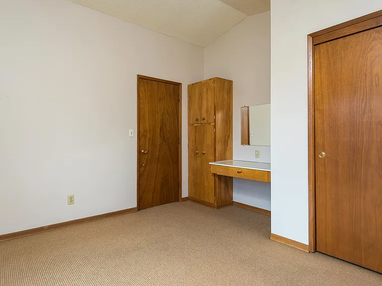 2504 N Rosa Parks Way — Photo 12