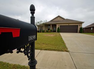 18195 Red Tail St, Athens, AL 35613