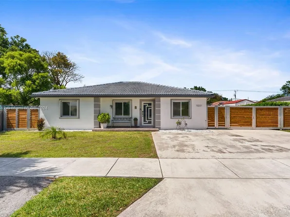 10221 SW 221st St, Miami, FL 33190