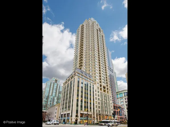 118 E Erie St Unit 21B, Chicago, IL 60611