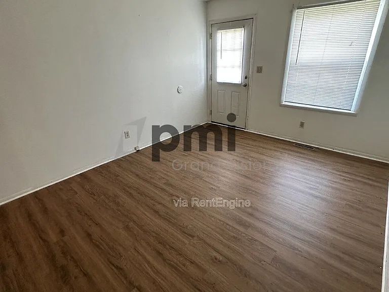 1612 University Dr — Photo 19