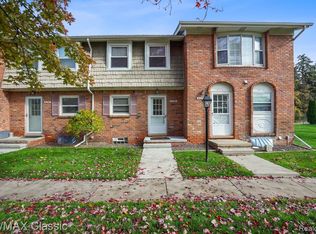 2683 Kingstowne Dr #9, Commerce Township, MI 48390