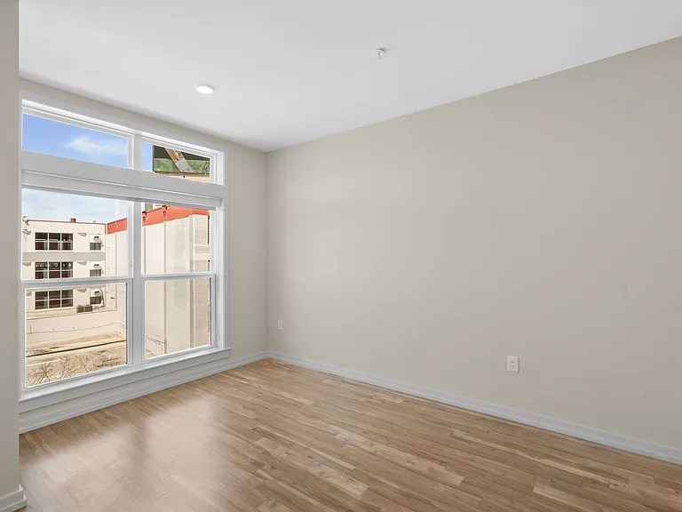 The Keystone Apartments — Photo 146