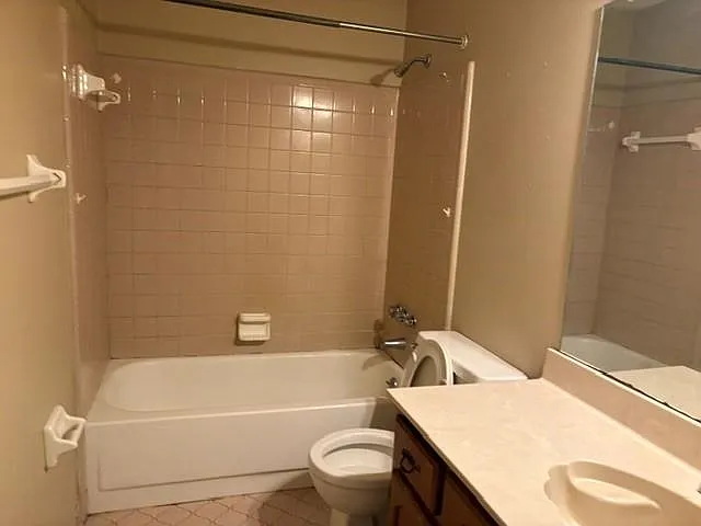 4551 Pine Top Cir E — Photo 13