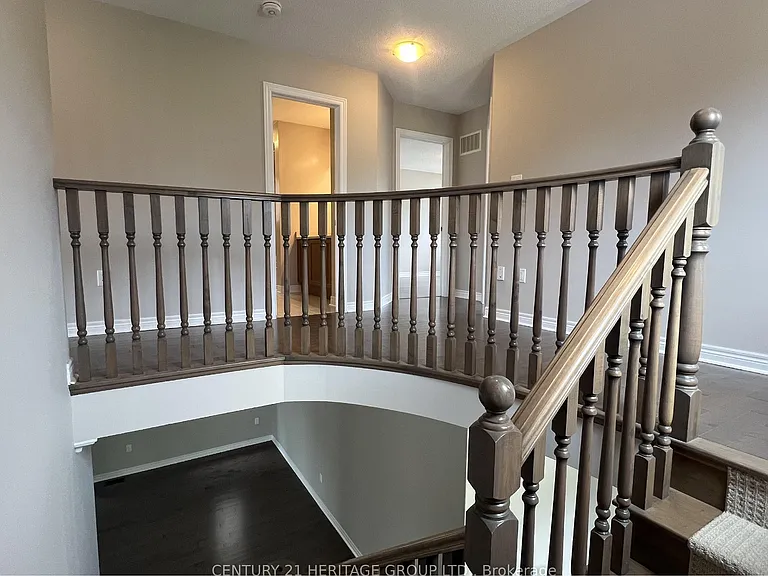 860 Elvidge Trl — Photo 16