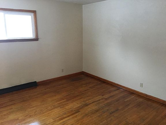 2nd image of 824 Georgia Ave