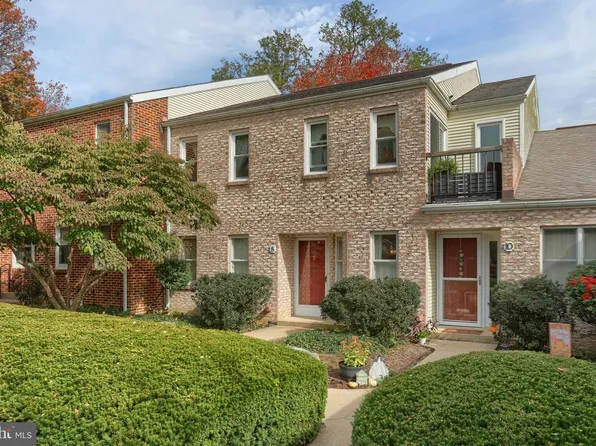8 Woodland Est, Lebanon, PA 17042