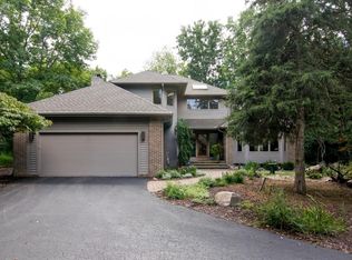 5196 Pheasant Ct, Ann Arbor, MI 48105
