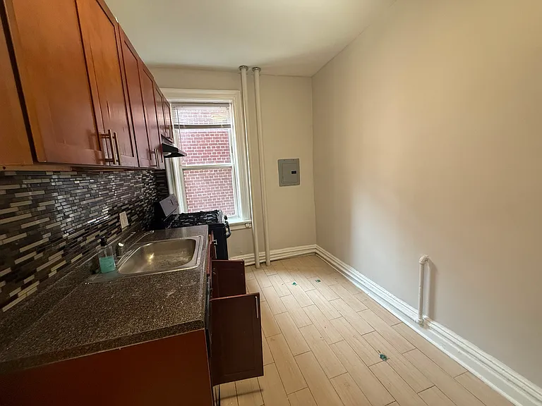 26 Kensington Ave #304 — Photo 3