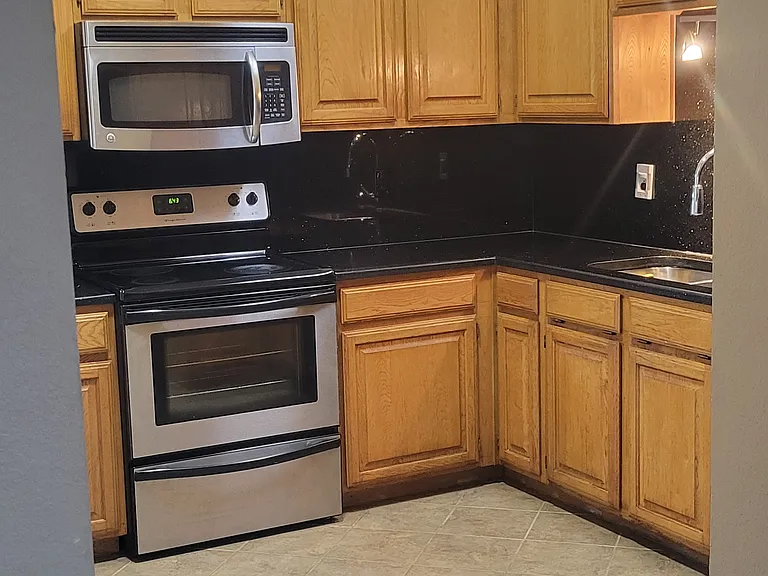 420 Kyle Dr — Photo 4
