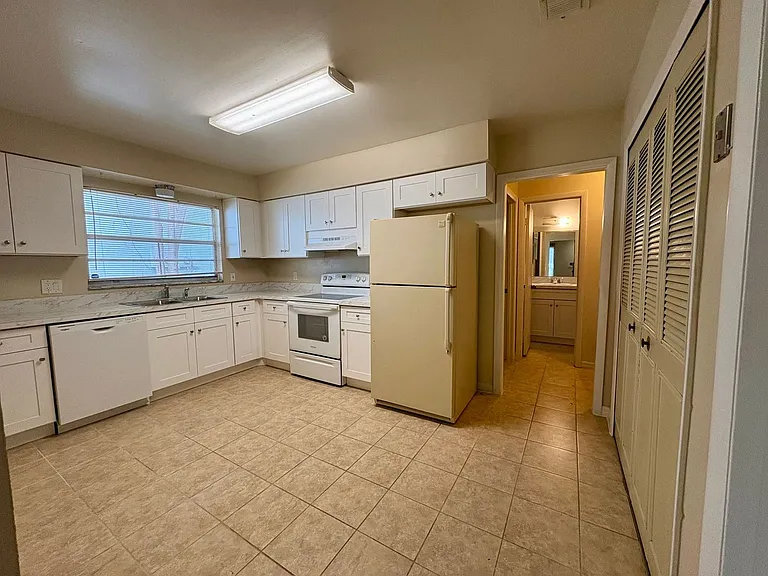 2291 Pipestone Ct — Photo 15