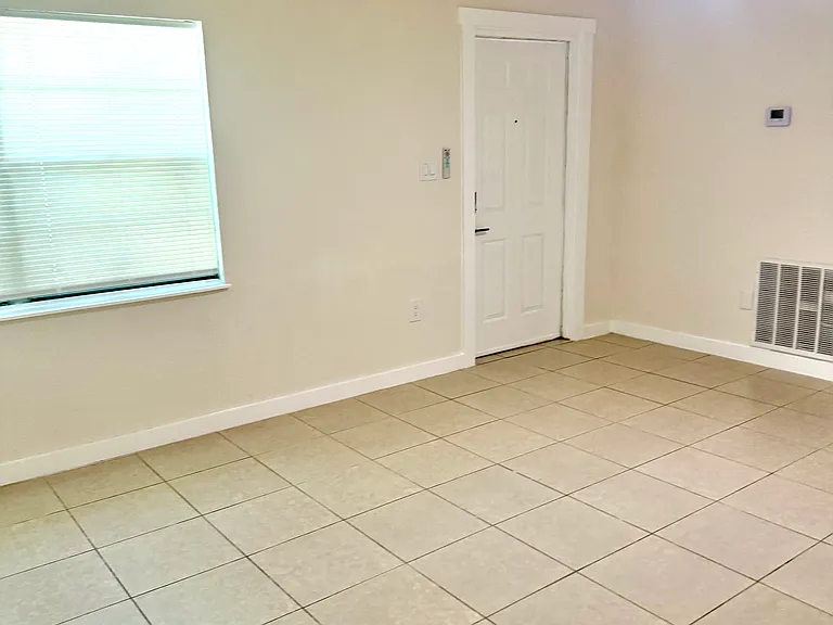 551 Mary St #1 — Photo 11