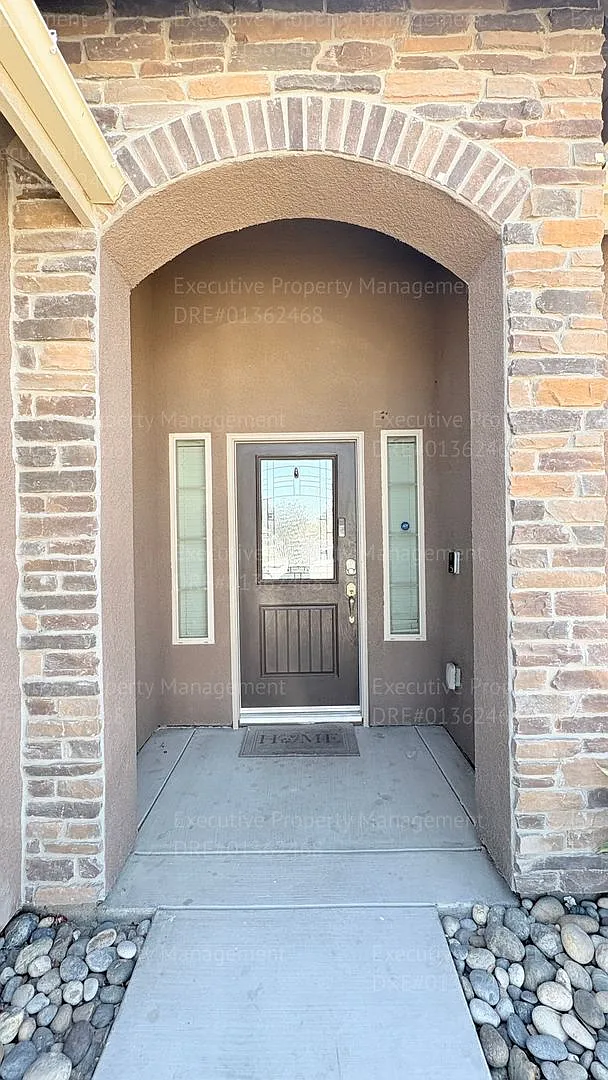 3 bedrooms 2 bath plus office Stine Rd/Berkshire Rd — Photo 4