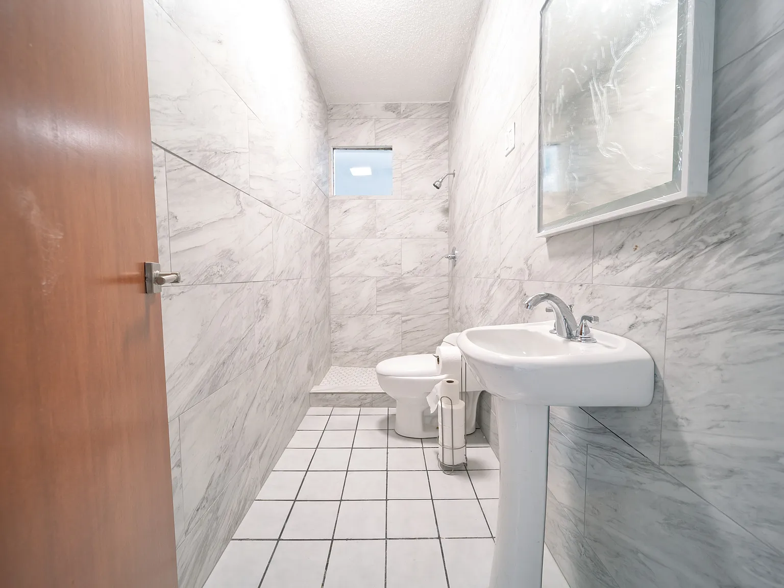 4 bed, 1400 sqft, $2,250 — Photo 2