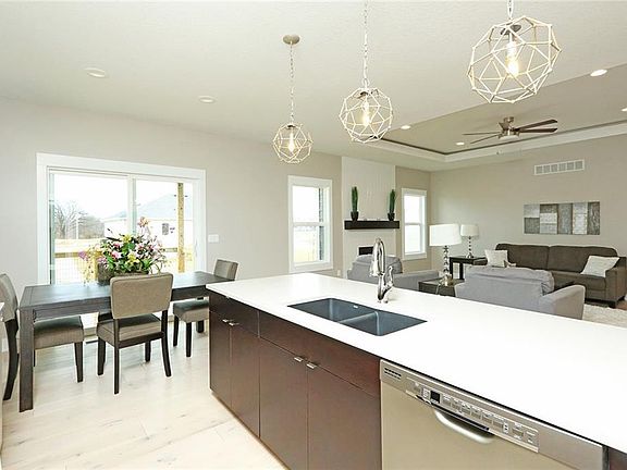 5th image of 1021 Cardinal Dr