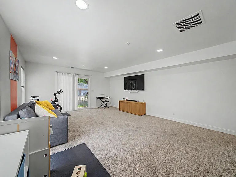 180 Blue Heron Dr #180 — Photo 19