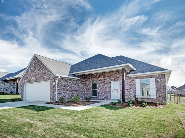 119 Southern Pine Dr, Canton, MS 39046