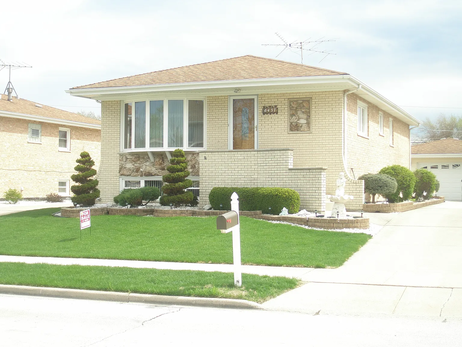 6437 W 84th Pl photo 1