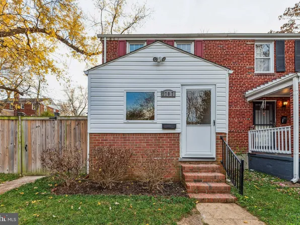2707 Farnsworth Dr, Alexandria, VA 22303