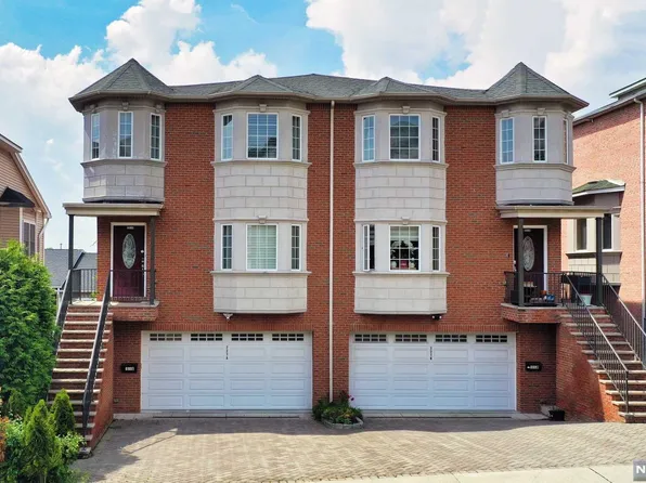 221 10th St #A, Palisades Park, NJ 07650