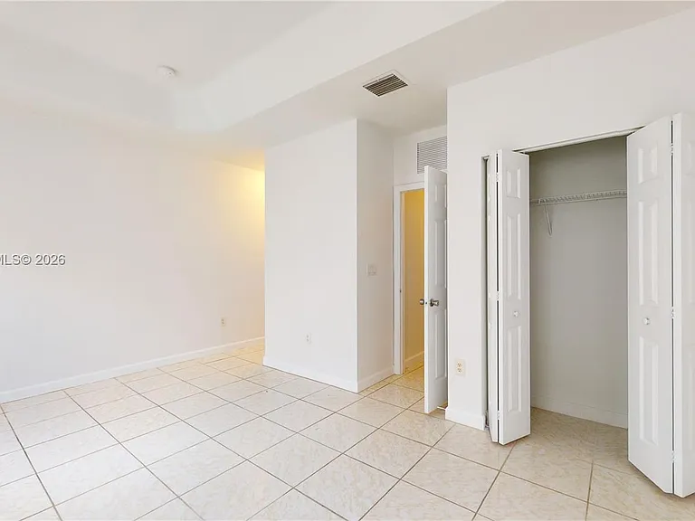 2929 SE 2nd St #7 — Photo 15