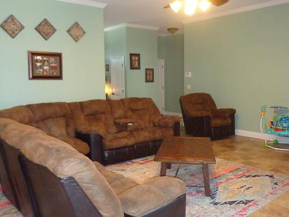 4th image of 624 Cabrillo Dr