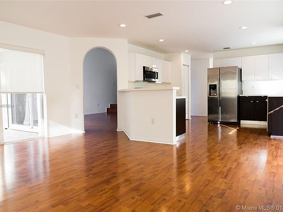 3rd image of 5136 NW 112th Ct