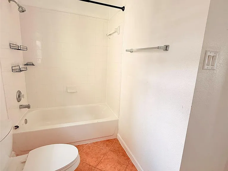 2918 Beacon Grove St — Photo 7