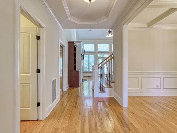 3rd image of 507 Carrickmore Ct