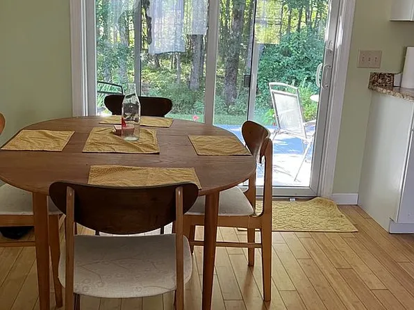 5 Riverbend Dr, Yarmouth, ME 04096