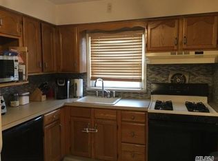 15612 96th St, Jamaica, NY 11414
