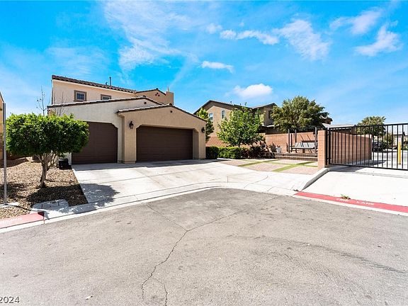 3rd image of 829 Fox Mountain Ct