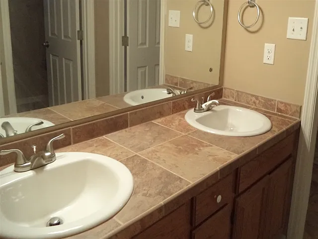 310 Fox Hunters Ct — Photo 10
