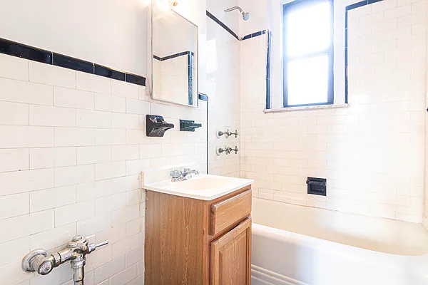 Rented by Modern Spaces | media 21