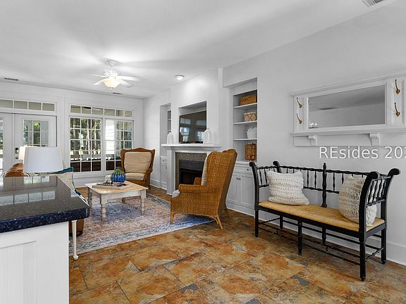 4th image of 133 Avenue Of Oaks