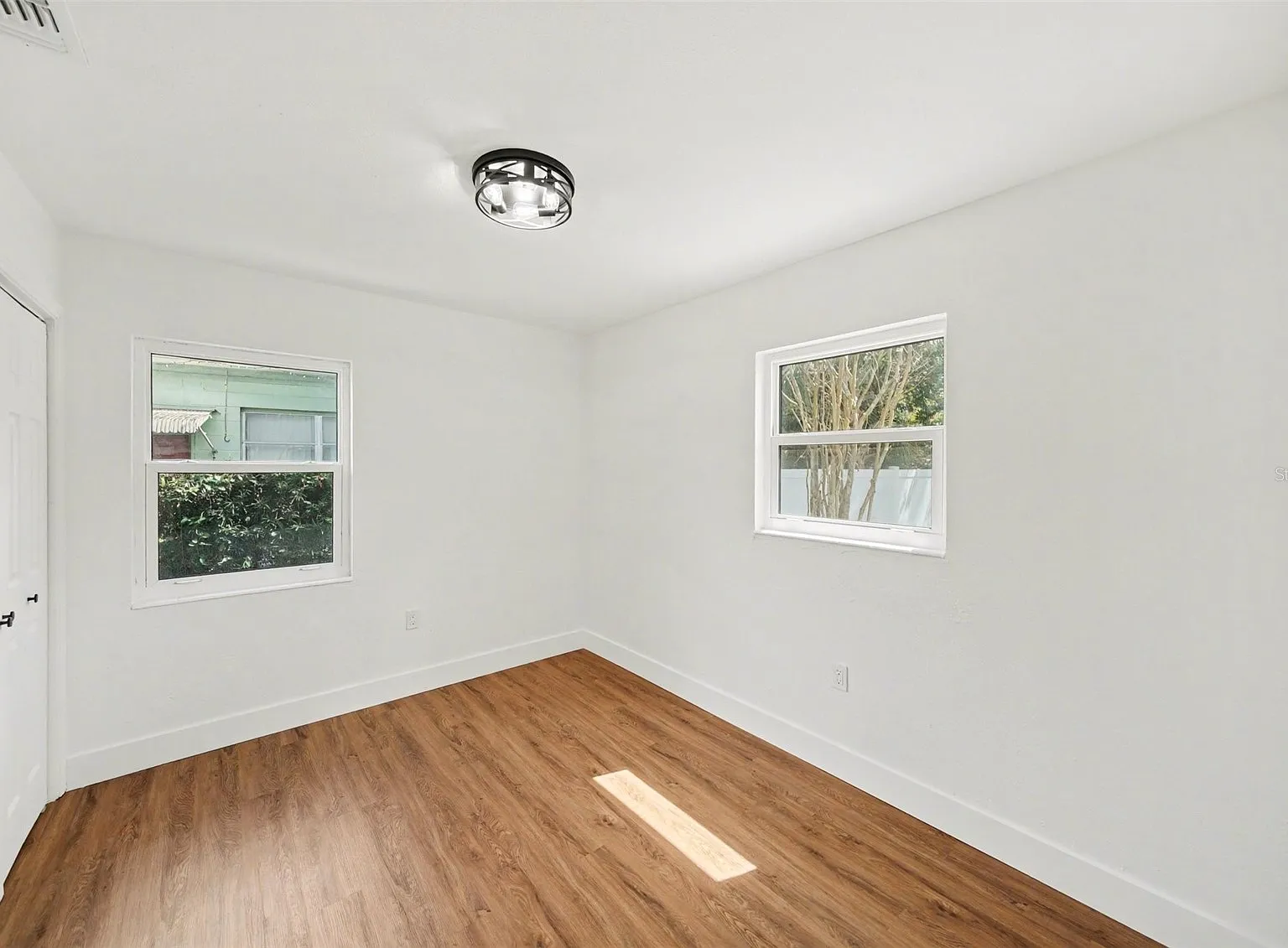 3 bed, 1.5 bath, 1225 sqft, $2,533 — Photo 3