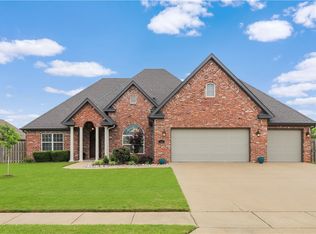 116 Sussex Ave, Lowell, AR 72745