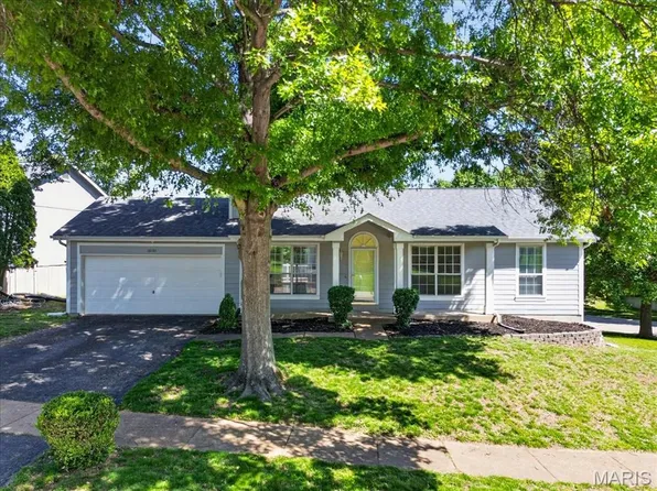 16101 Castlerea Blvd, Ballwin, MO 63021