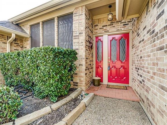 2nd image of 4901 Lake Side Cir