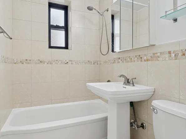 4501 Broadway image 5 of 7