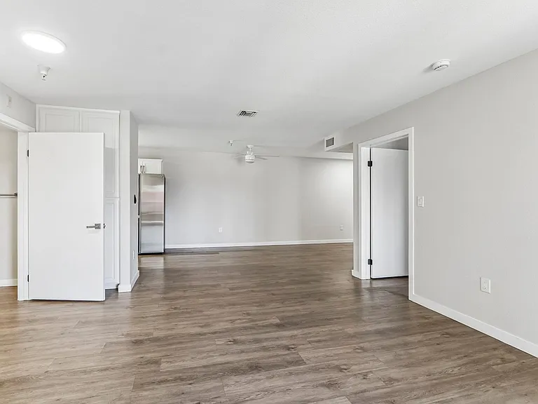 18425 Malden St #401 — Photo 27