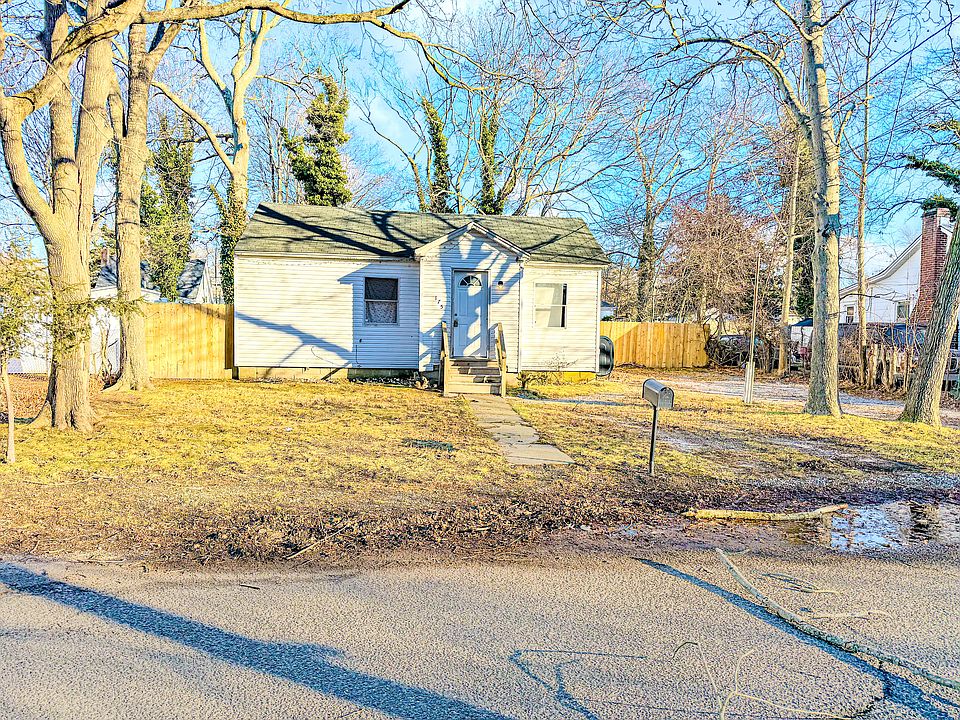 1st image of 175 Lynbrook Dr