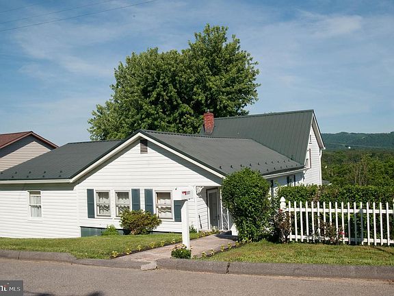 2nd image of 607 Leiper St